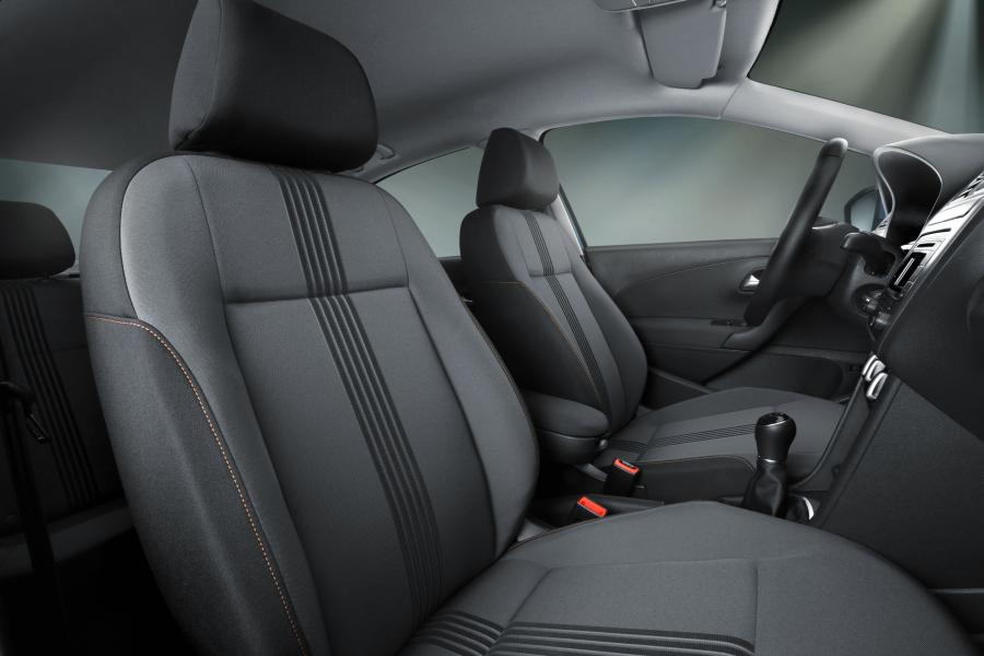 Интерьер Volkswagen Vento Allstar 2016 года  (MX) (фото 3 из 10)